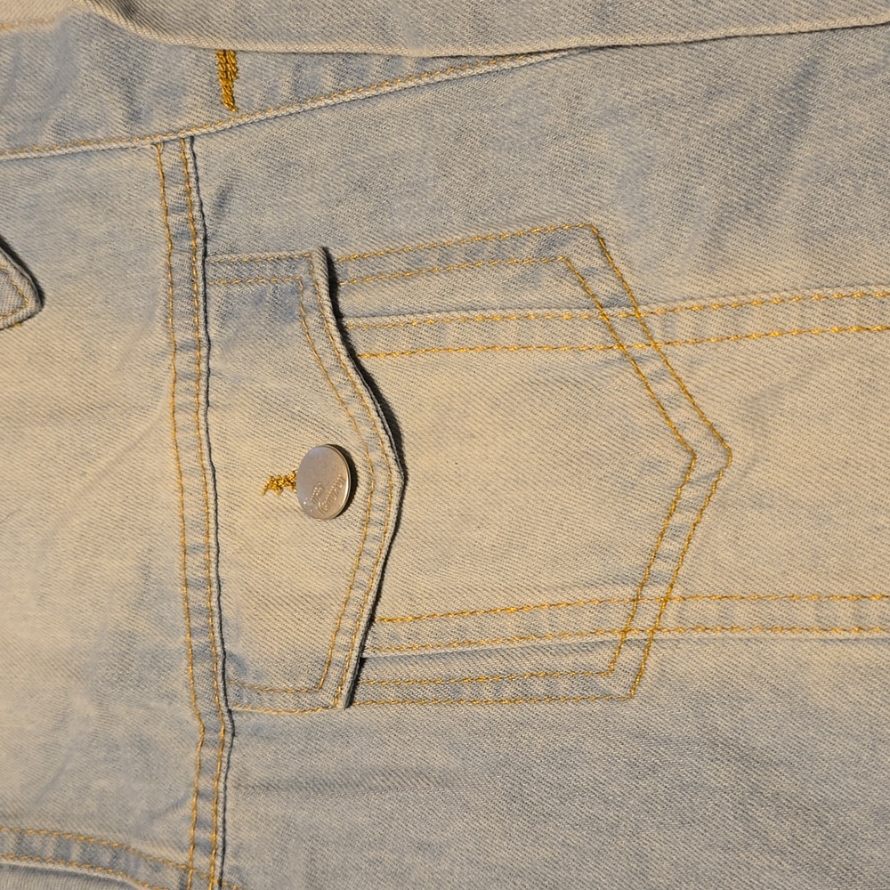 Shirt - Picture 3 of 10
